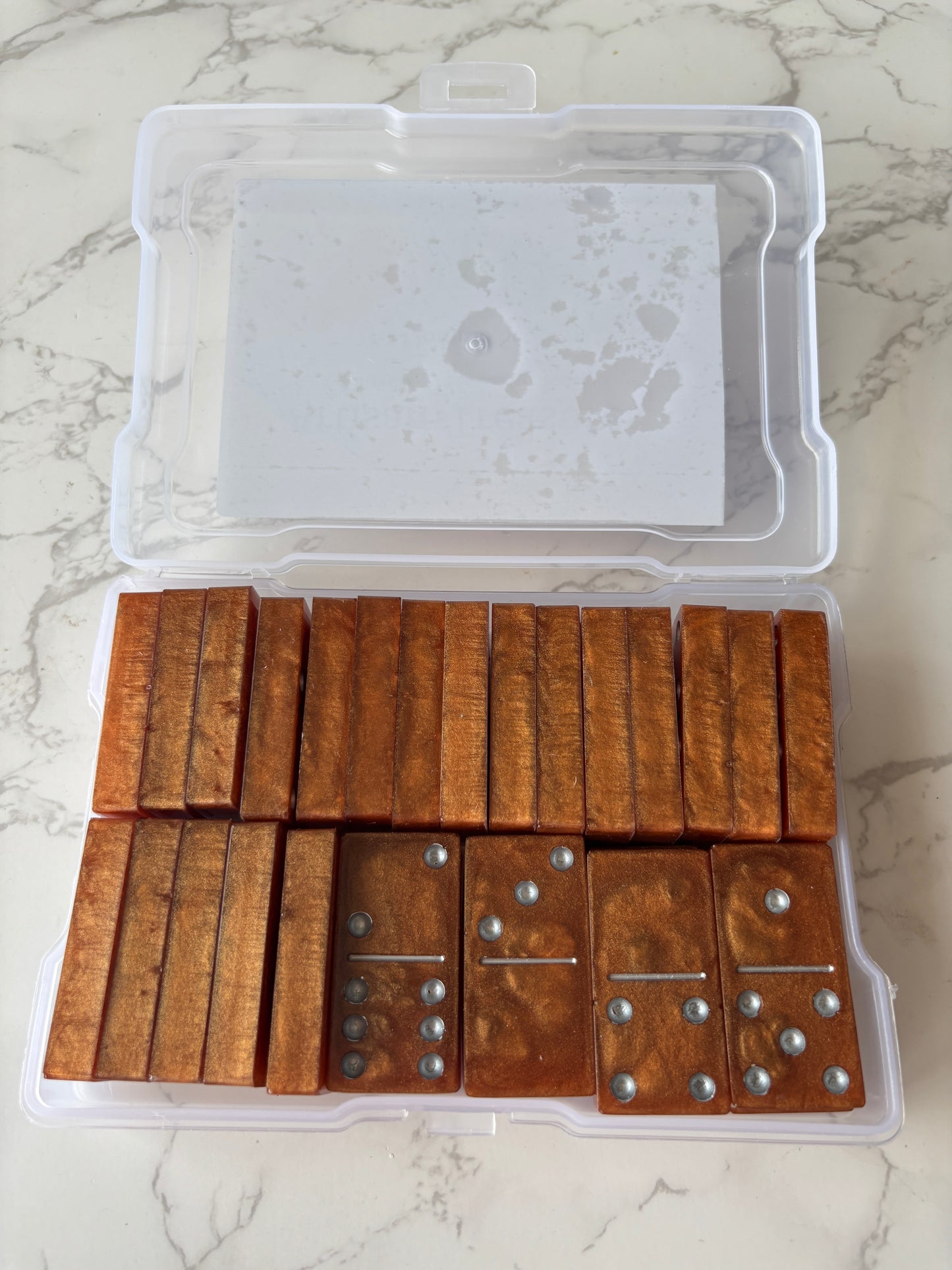 Classic Brown Resin Dominoes – 28 Pieces”