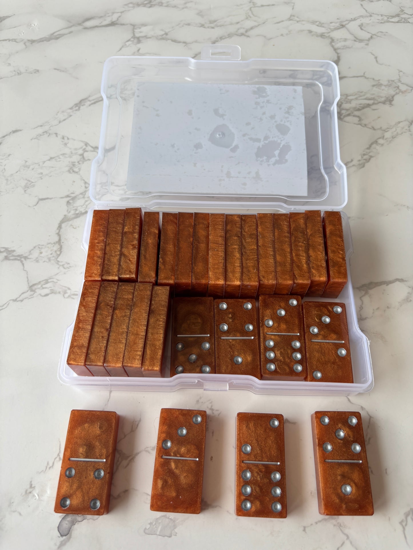 Classic Brown Resin Dominoes – 28 Pieces”