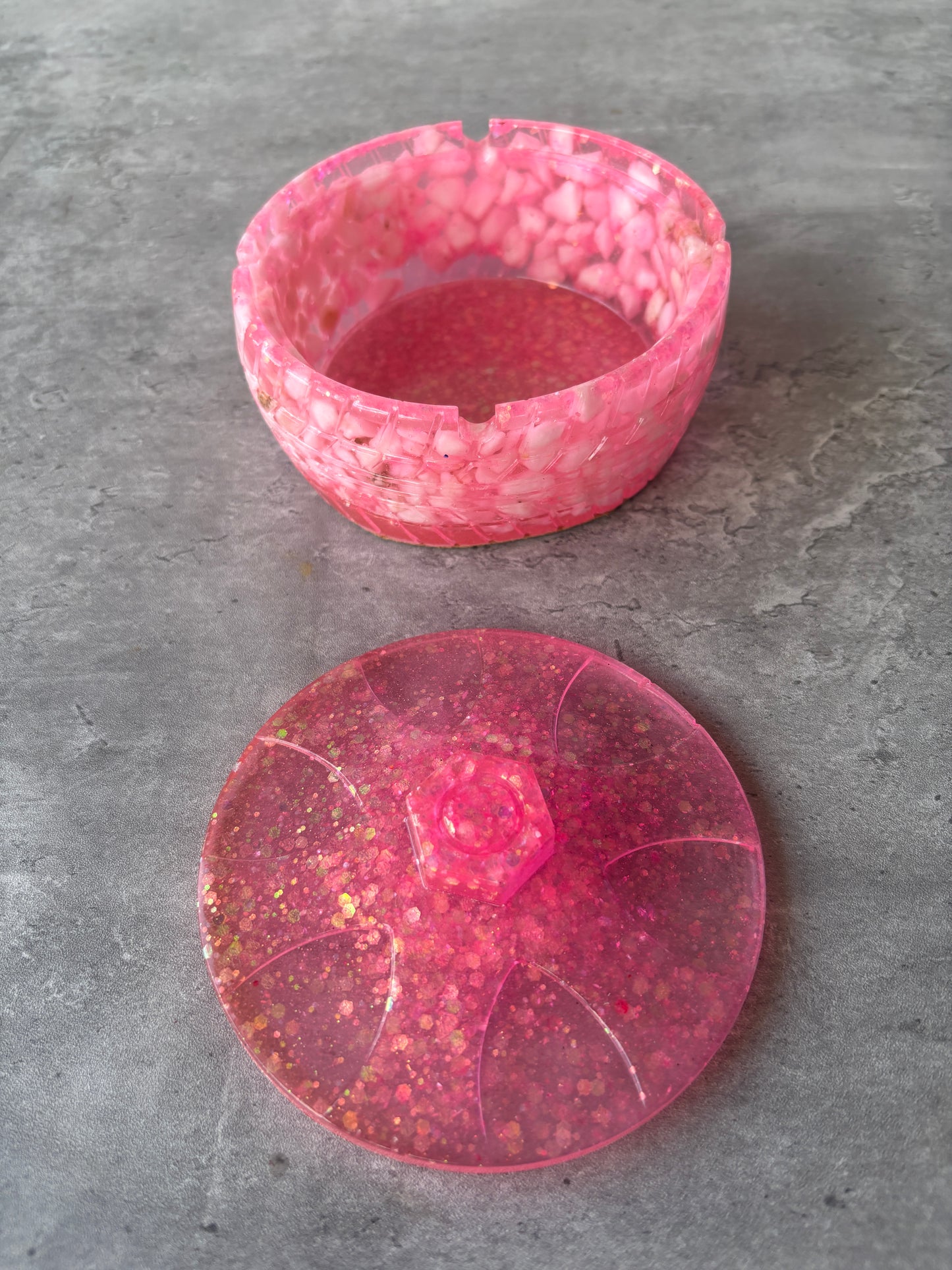 Glow In The Dark - Wheel Ashtray &amp; Jewelry Holder